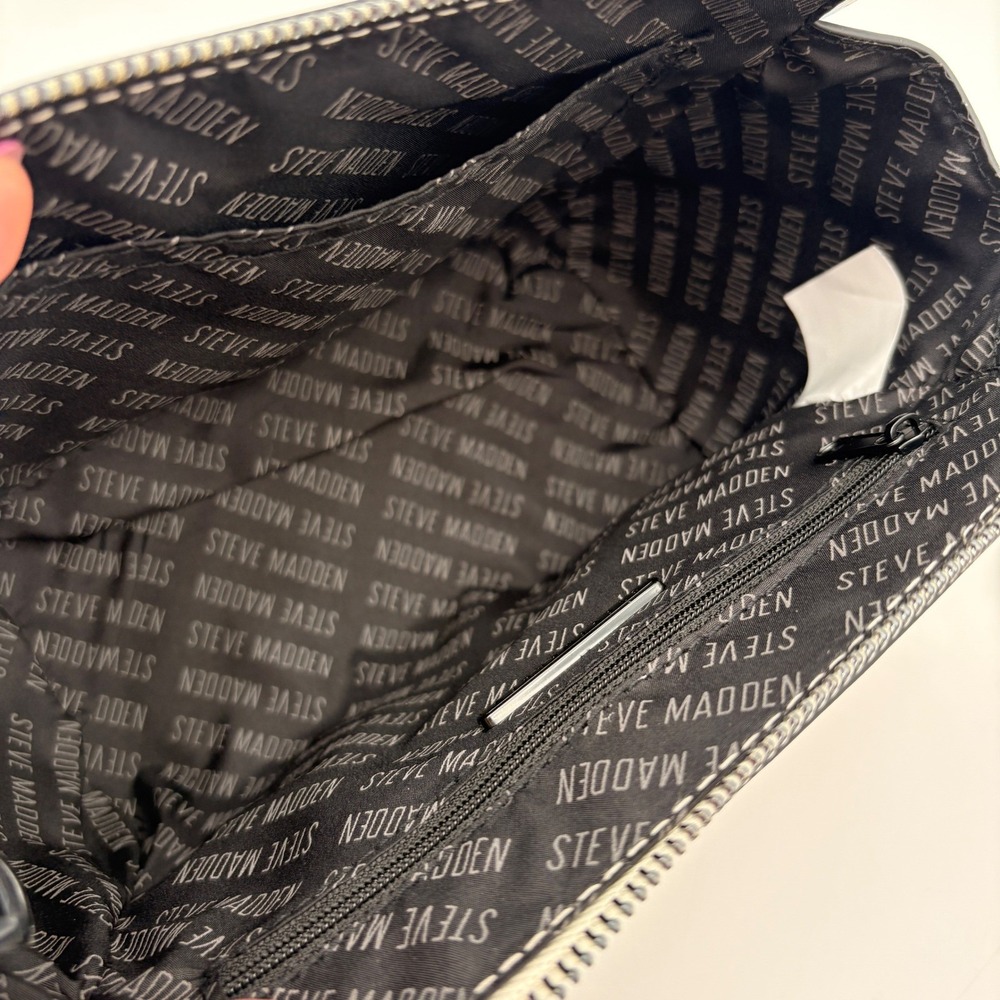 Steve Madden Graffiti Print BLEXI Crossbody Bag White Black Chain Strap Top Zip - Picture 7 of 12